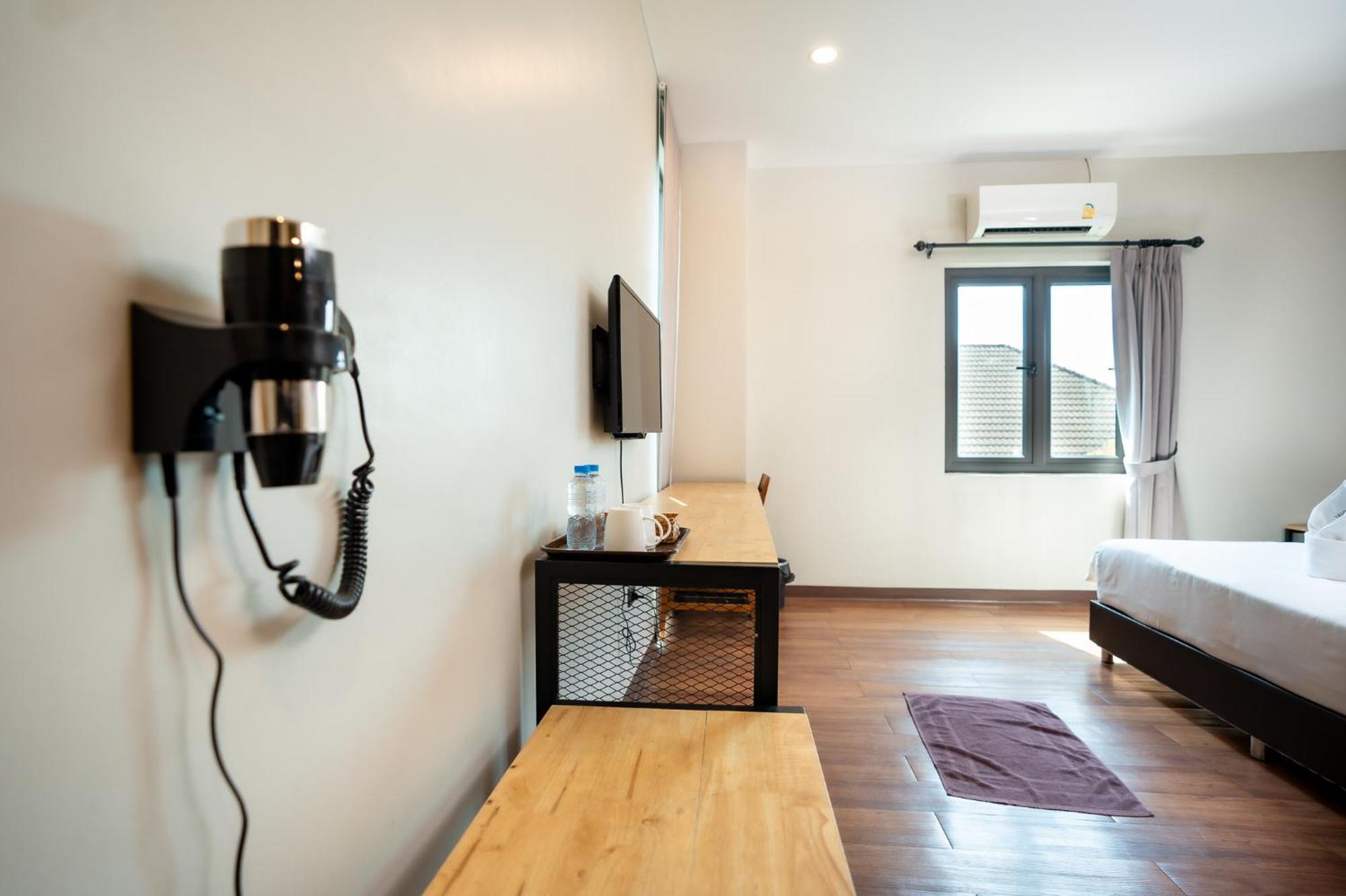 Siri Hotel Wientian Zewnętrze zdjęcie